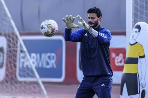 الأهلي ينعي والد محمد الشناوي